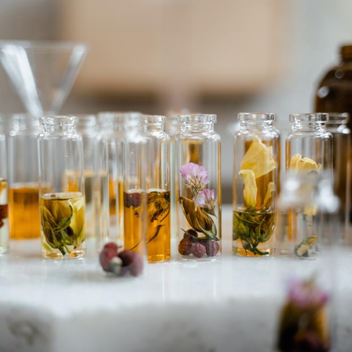 The Essence of Wellness: Bozan's Glass Selection for Essential Oils